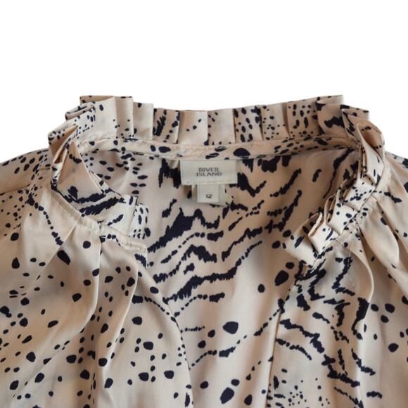 River Island Cream and Black Abstract Monochromatic Minimalist Blouse Size 12 - Picture 4 of 5